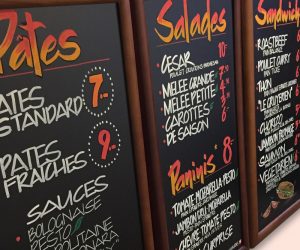 Tableaux noir de menu pour restaurants avec calligraphie et illustrations sur mesure