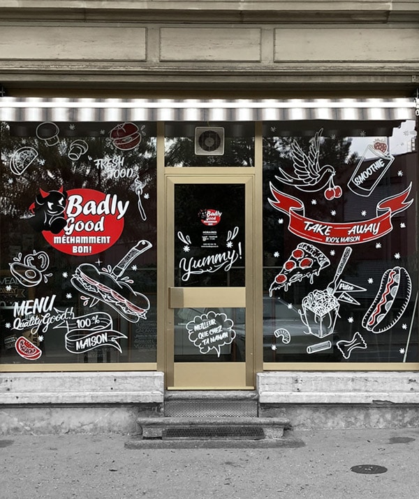 Peinture en lettre sur vitrine et lettering